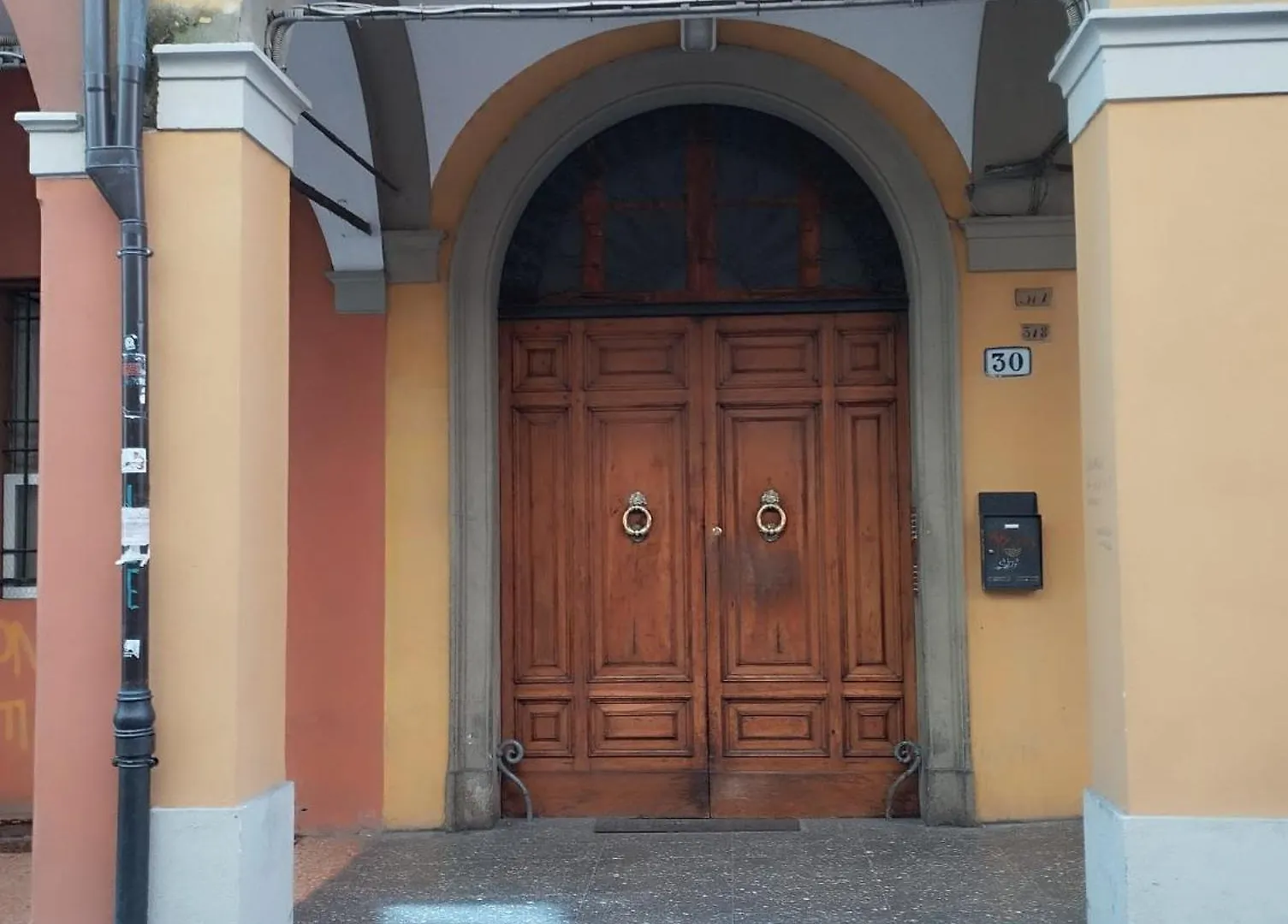 Cartola 30 Apartment Bologna Italy